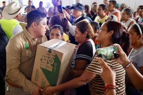 Gobierno Estatal lleva más apoyo alimentario a la Huasteca