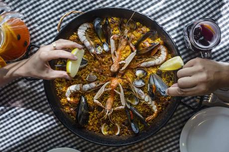 Pasa Tapas acoge eventos y grupos en un entorno familiar en pleno corazón de la Barceloneta Pasa Tapas acoge eventos y grupos en un entorno familiar en pleno corazón de la Barceloneta