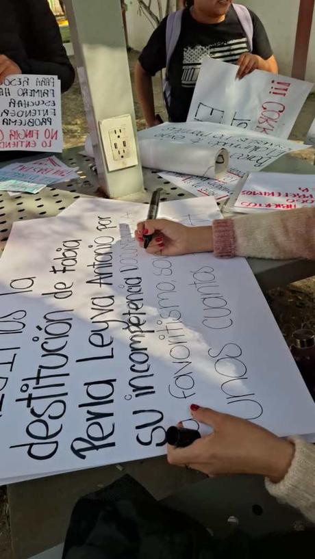 Estudiantes del Tecnológico de San Luis Potosí presentan pliego petitorio con 33 demandas por seguridad, infraestructura y transparencia Estudiantes del Tecnológico de San Luis Potosí presentan pliego petitorio con 33 demandas por seguridad, infraestructura y transparencia