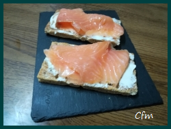 Tostadas con salmón