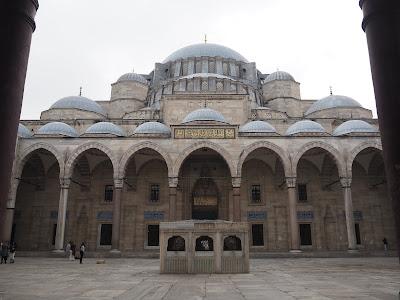 Diario de Estambul día 4: ruta por bazares, mezquitas imperiales y rincones con historia