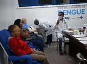 Aprueban primera vacuna monodosis contra dengue mundo