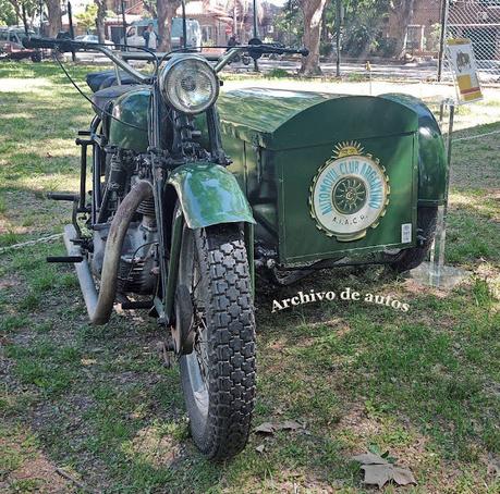 Peugeot P55 de 1950 y auxilio mecánico del ACA Peugeot P55 de 1950 y auxilio mecánico del ACA