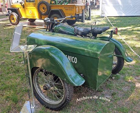 Peugeot P55 de 1950 y auxilio mecánico del ACA Peugeot P55 de 1950 y auxilio mecánico del ACA