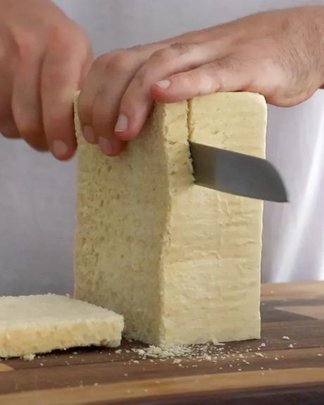 cortar rebanadas de pan