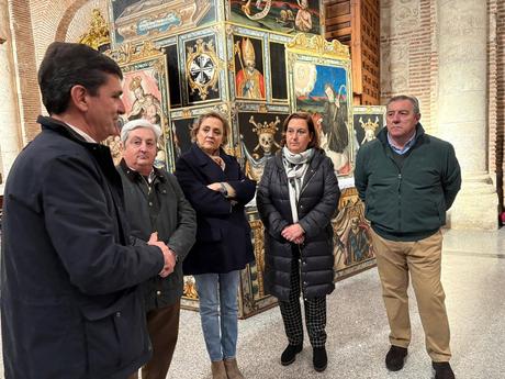 La Torre de Esteban Hambrán celebra la exposición anual del catafalco de la localidad