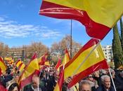 Miles personas inundan banderas España protesta Madrid para pedir elecciones