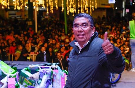 Alcalde Juan Manuel Navarro llevará alegría, apoyos y esperanza de la Navidad a colonias de Soledad Alcalde Juan Manuel Navarro llevará alegría, apoyos y esperanza de la Navidad a colonias de Soledad