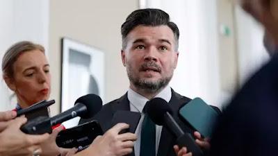 República y monarquía en las Cortes, un extraño híbrido que amenaza con continuar.