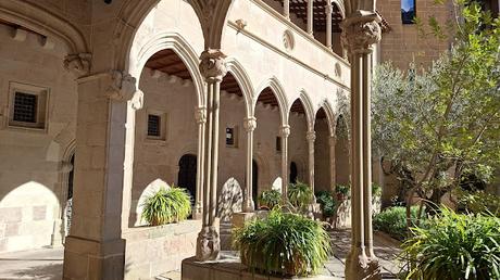 ESPAÑA : LA ABADÍA MILENARIA DE MONTSERRAT