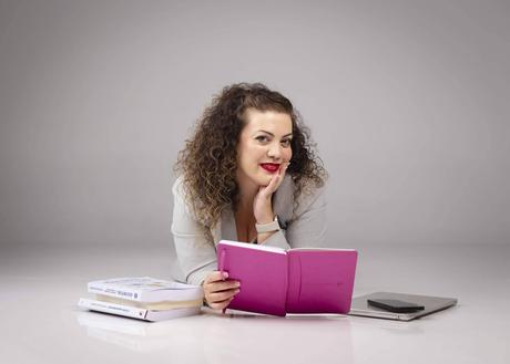 Irene Hernández guía a niños con dislexia a dominar el inglés sin frustración con su método DEA Irene Hernández guía a niños con dislexia a dominar el inglés sin frustración con su método DEA