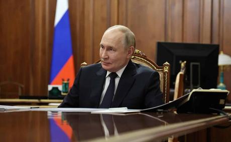 Putin asegura que Rusia tiene la iniciativa «en todo el frente» de Ucrania