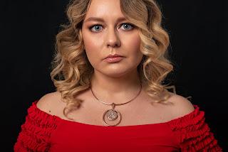 DEL POEMA DE CADA DÍA. HOY, RESPLANDOR, DE LINA BUIVIDAVICIUTE DEL POEMA DE CADA DÍA. HOY, RESPLANDOR, DE LINA BUIVIDAVICIUTE