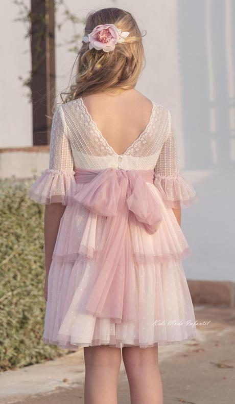 Vestido de Comunión Corto LISA 2026 en Tul Bordado y Rosa Empolvado – Eva Martínez Artesanía