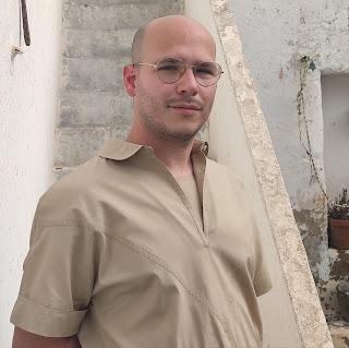 DEL POEMA DE CADA DÍA. HOY, SOO, DE JULI MESA DEL POEMA DE CADA DÍA. HOY, SOO, DE JULI MESA