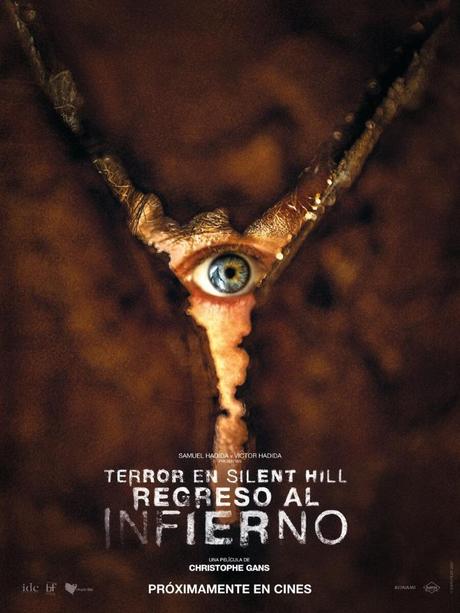 Hay lugares que nunca te dejan ir… 🎬 “Terror en Silent Hill: Regreso al Infierno” Hay lugares que nunca te dejan ir… 🎬 “Terror en Silent Hill: Regreso al Infierno”