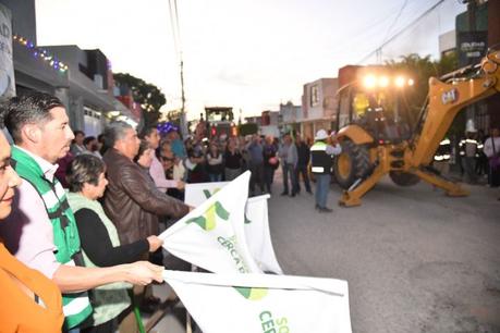 Juan Manuel Navarro lleva a la colonia Prados de Soledad el inicio de obra de pavimentación Juan Manuel Navarro lleva a la colonia Prados de Soledad el inicio de obra de pavimentación