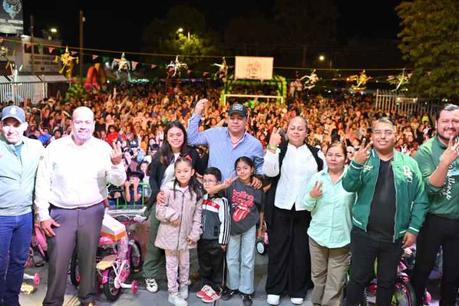 Ricardo Gallardo inicia posadas navideñas en la capital potosina