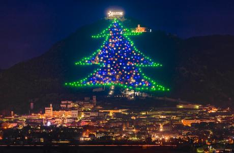 Árbol de Navidad del Monte Ingino