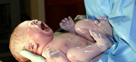 Un artículo en defensa del infanticidio desata la polémica