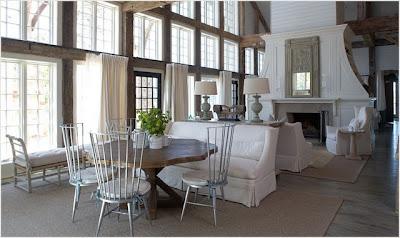 GRANDES VIGAS Y COLUMNAS EN INTERIORES RUSTICOS
