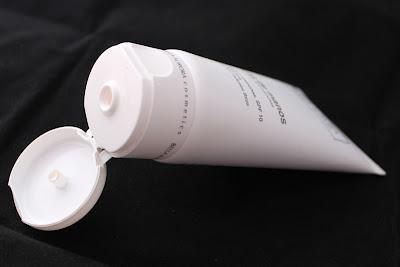 Cuida tus manos con Bella Aurora Cuida tus manos con Bella Aurora