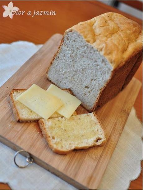 Pan con centeno y comino en panificadora Pan con centeno y comino en panificadora