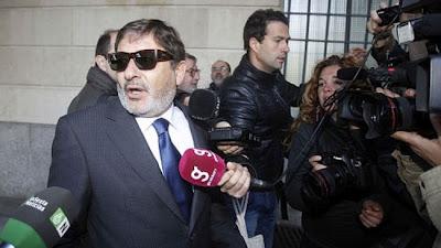 Y en eso llegó la juez.