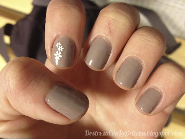 Taupe by H