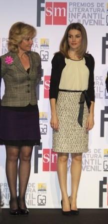 El estilo de Dña. Letizia en la entrega de los Premios El Barco de Vapor