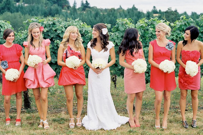 ¡AYUDA, SOY DAMA DE HONOR!