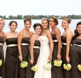 ¡AYUDA, SOY DAMA DE HONOR!