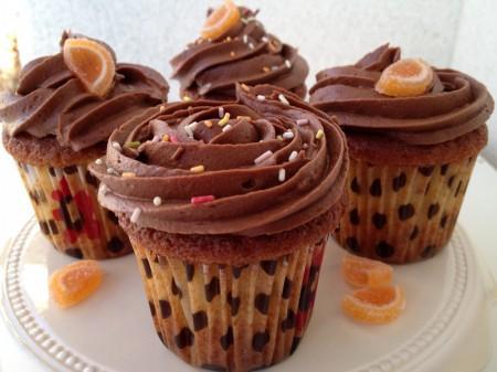 Buen finde – Magdalenas de naranja con cobertura de chocolate