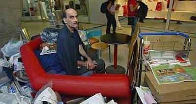 Vivir en un aereopuerto: Mehran Karimi Mehran Karimi - The Terminal Man