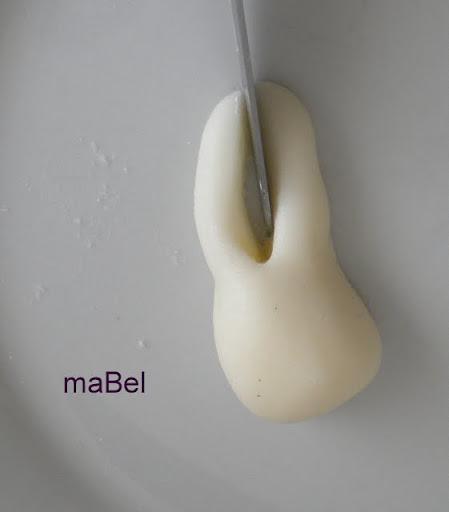 Conejito modelado de leche condensada