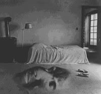 Patear las viejas convicciones,

descartar la absorbente ...