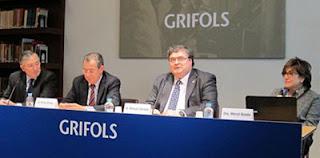 Grifols ensayará una vacuna pionera contra el Alzheimer