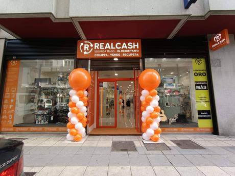 Real Cash inaugura nueva tienda en León y refuerza su red nacional de compraventa Real Cash inaugura nueva tienda en León y refuerza su red nacional de compraventa