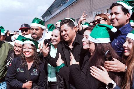 Ricardo Gallardo celebra la Navidad con transportistas potosinos Ricardo Gallardo celebra la Navidad con transportistas potosinos