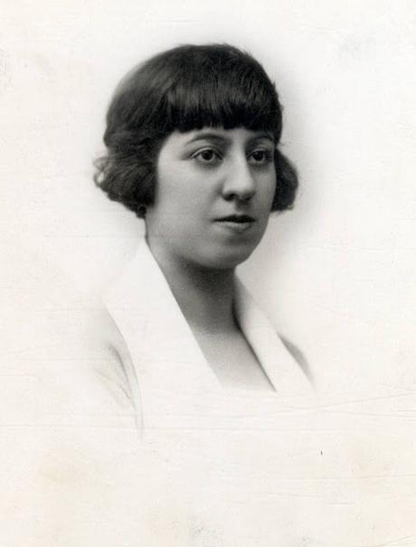 Poesía sin sombrero, Concha Méndez (1898-1986) Poesía sin sombrero, Concha Méndez (1898-1986)