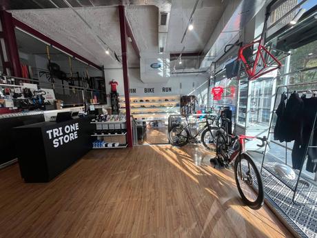 Tri One Store; el punto de encuentro definitivo para los amantes del triatlón y el deporte en Madrid Tri One Store; el punto de encuentro definitivo para los amantes del triatlón y el deporte en Madrid