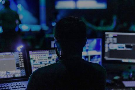 Tecnek, transformando la Ciberseguridad para el Sector de Servicios Tecnek, transformando la Ciberseguridad para el Sector de Servicios