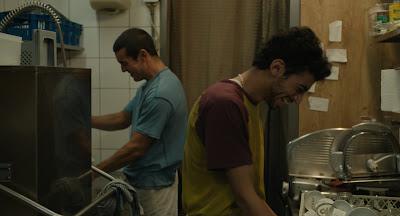 MUY LEJOS (Molt lluny) cine