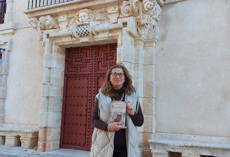 Luz Nogués: «He querido dar voz a un colectivo discriminado de una forma muy cruel: los agotes»