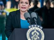 Presidenta Xiomara rompe silencio denuncia golpe electoral curso Honduras.
