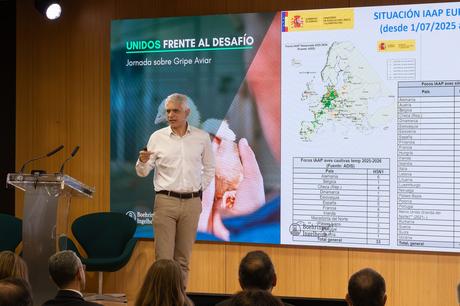 Investigadores, autoridades y profesionales analizan el avance de la influenza aviar en España