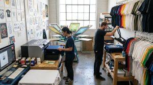 Cómo crear una marca de ropa: guía práctica para emprender en el sector textil como personalizar tus propias camisetas