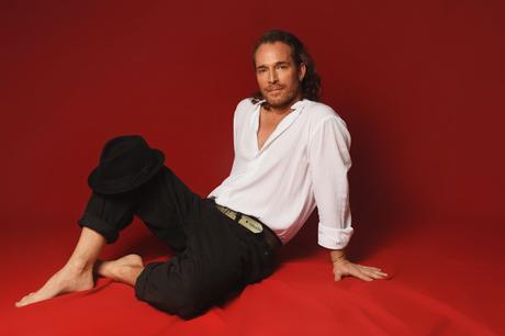 Andale es el nuevo single del artista chileno Paulo Rojas Andale es el nuevo single del artista chileno Paulo Rojas