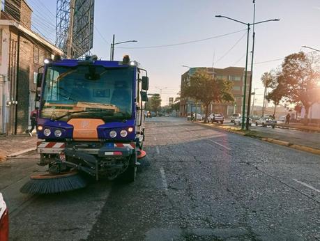 Barrido mecánico refuerza limpieza en avenidas de alto flujo en San Luis Capital Barrido mecánico refuerza limpieza en avenidas de alto flujo en San Luis Capital