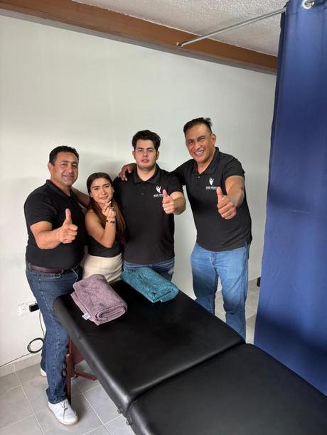 Inauguran moderno consultorio de quiropraxia en San Luis Potosí